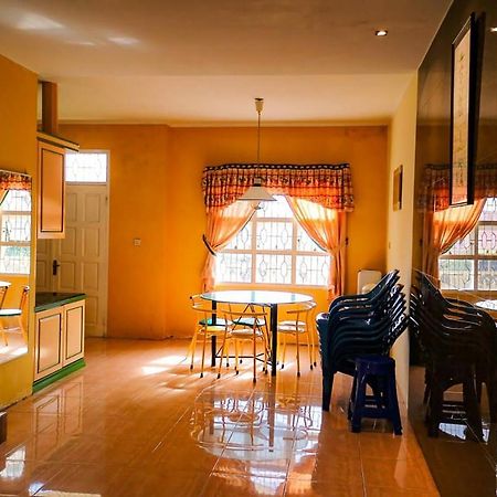 Villa Bukit Indah Brastagi / Berastagi Exterior foto
