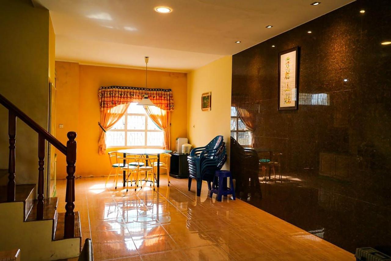 Villa Bukit Indah Brastagi / Berastagi Exterior foto